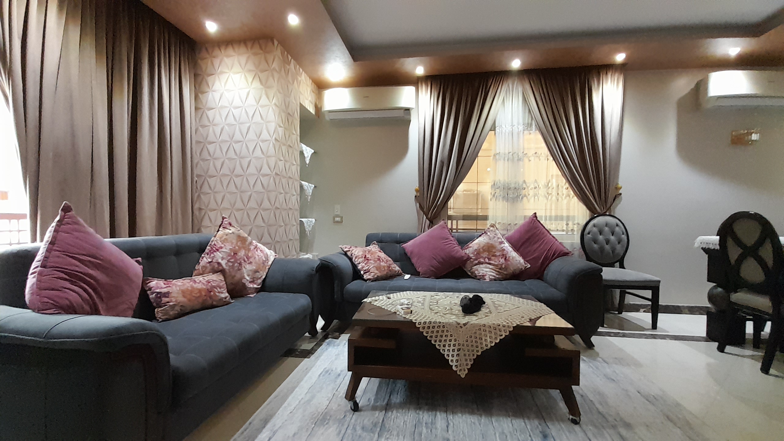 شقة فندقية للايجار 220م قرب ميدان لبنان عمارة جديدة